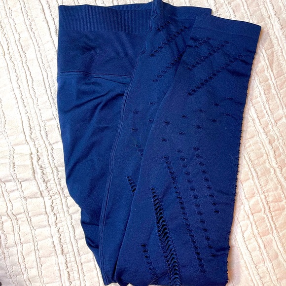 Victoria secret sport Capri leggings with slits in medium - Picture 1 of 15